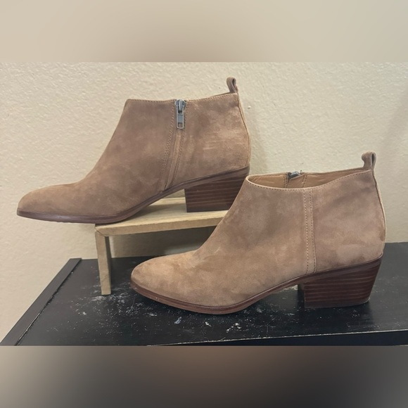 J. Crew Factory Shoes - J. Crew Factory Suede Sawyer Booties Boots Classic Stacked Heel Size 9